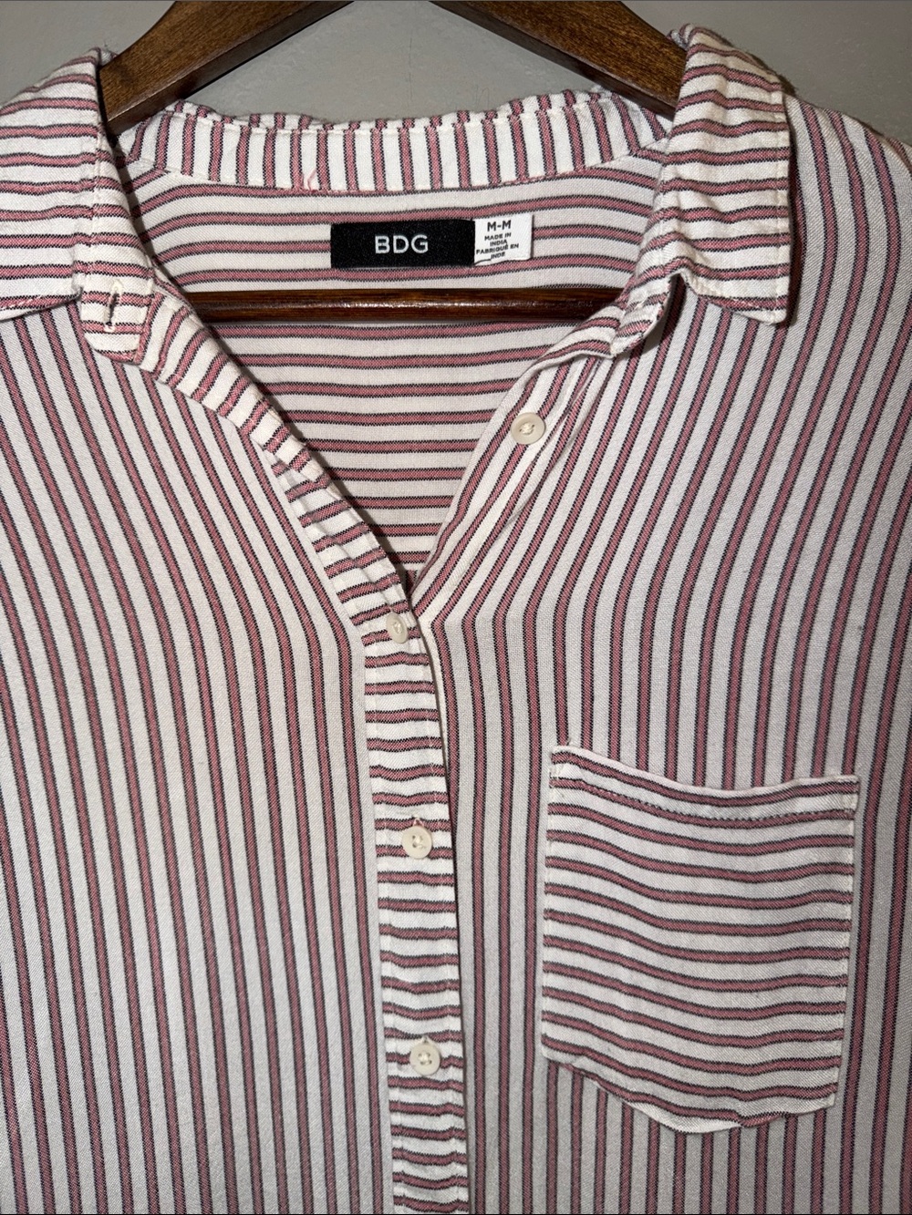 BDG Urban Outfitters Pink White Striped Rayon Button Front Shirt Medium - Picture 9 of 9